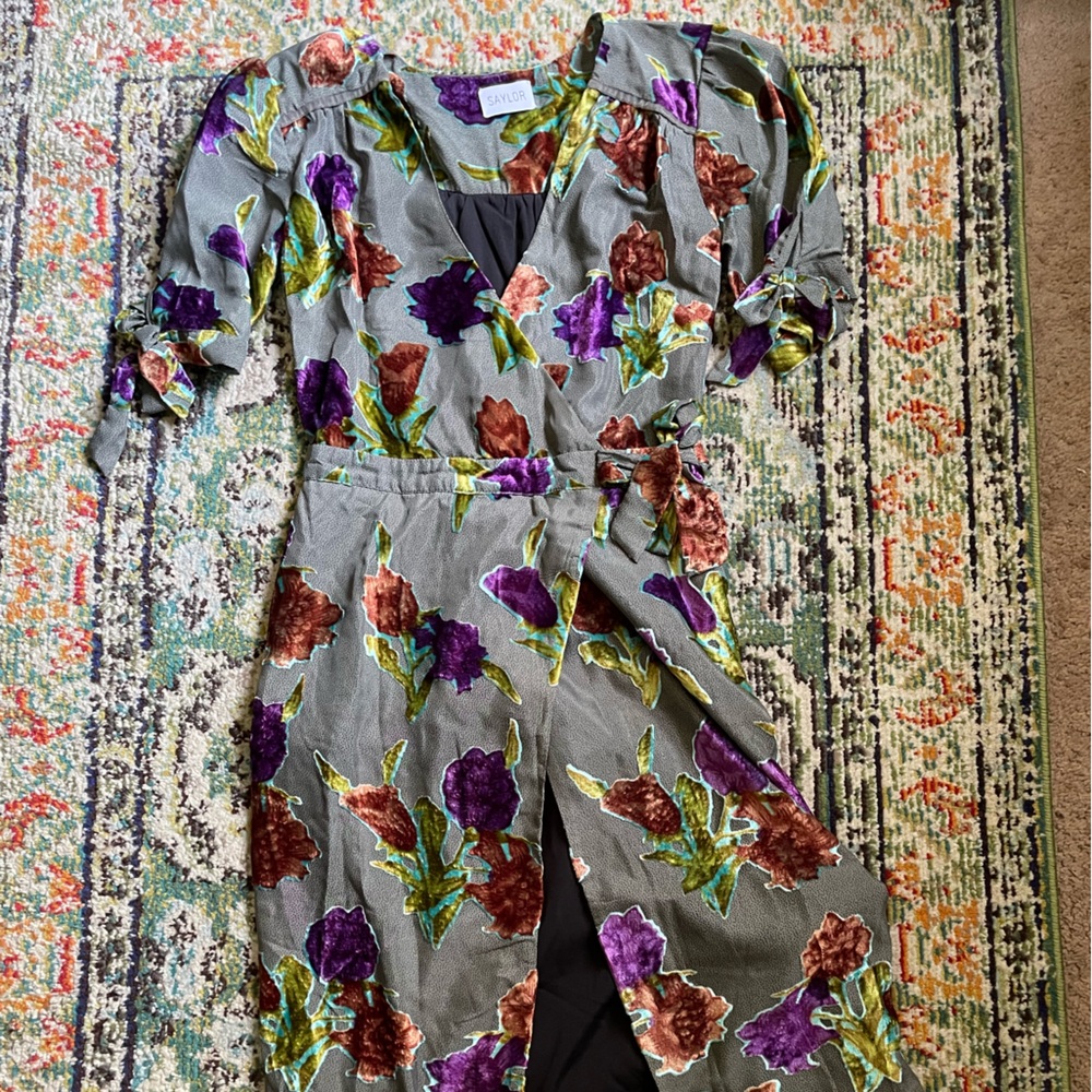 Sailor wrap dress with floral velvet appliqué puffy sleeve and slit medium